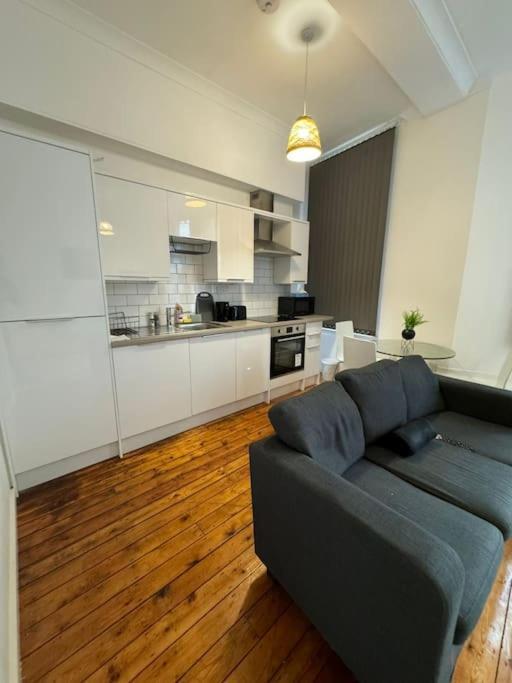 Апартаменты Sleep 6 -Sheffield-George Street Gs202 Экстерьер фото